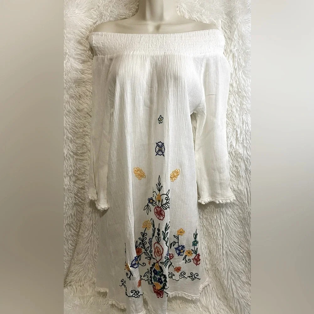 S.R Fashions dress tunica floral embroidered.Off shoulders. Brand New with Tag.